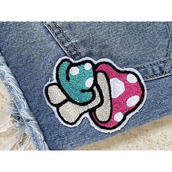 RARE Levi’s Fault Line Cutoff Denim Shorts/ Patches And Pink Label/ Size 27 - Picture 7 of 12